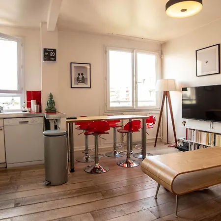 Spacious Near Pere Lachaise Apartment *