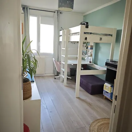 Spacious Near Pere Lachaise Paris